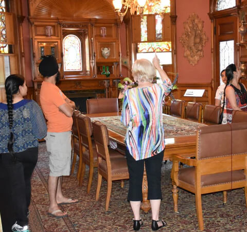 Volunteer in Dining Room