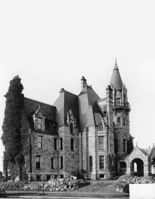 Castle exterior photo